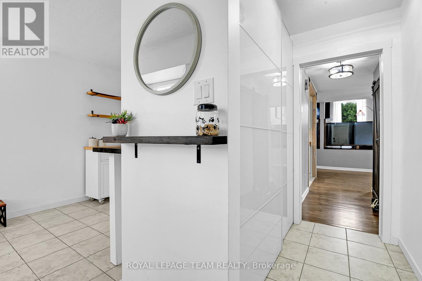 6405 St Louis Drive, Ottawa, Ontario  K1C 2X9 - Photo 4 - X12360578