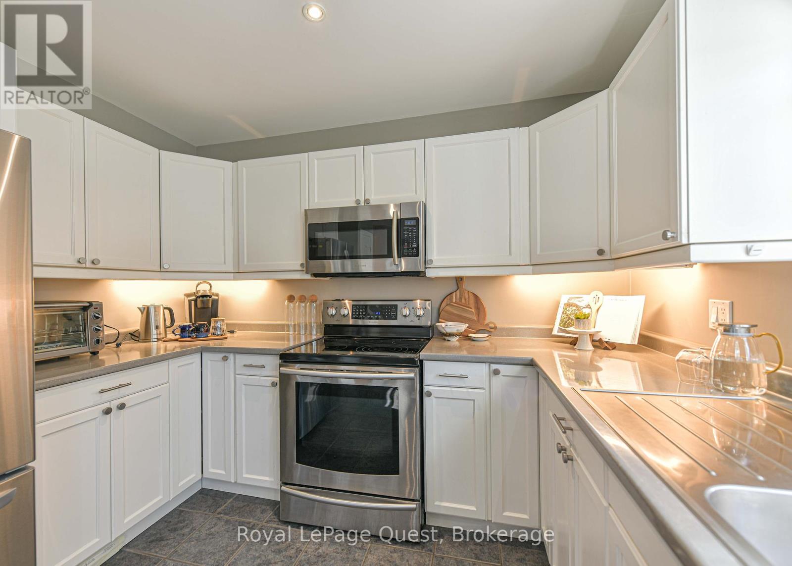 43 Calverley Street, Orillia, Ontario  L3V 3T3 - Photo 23 - S12360585