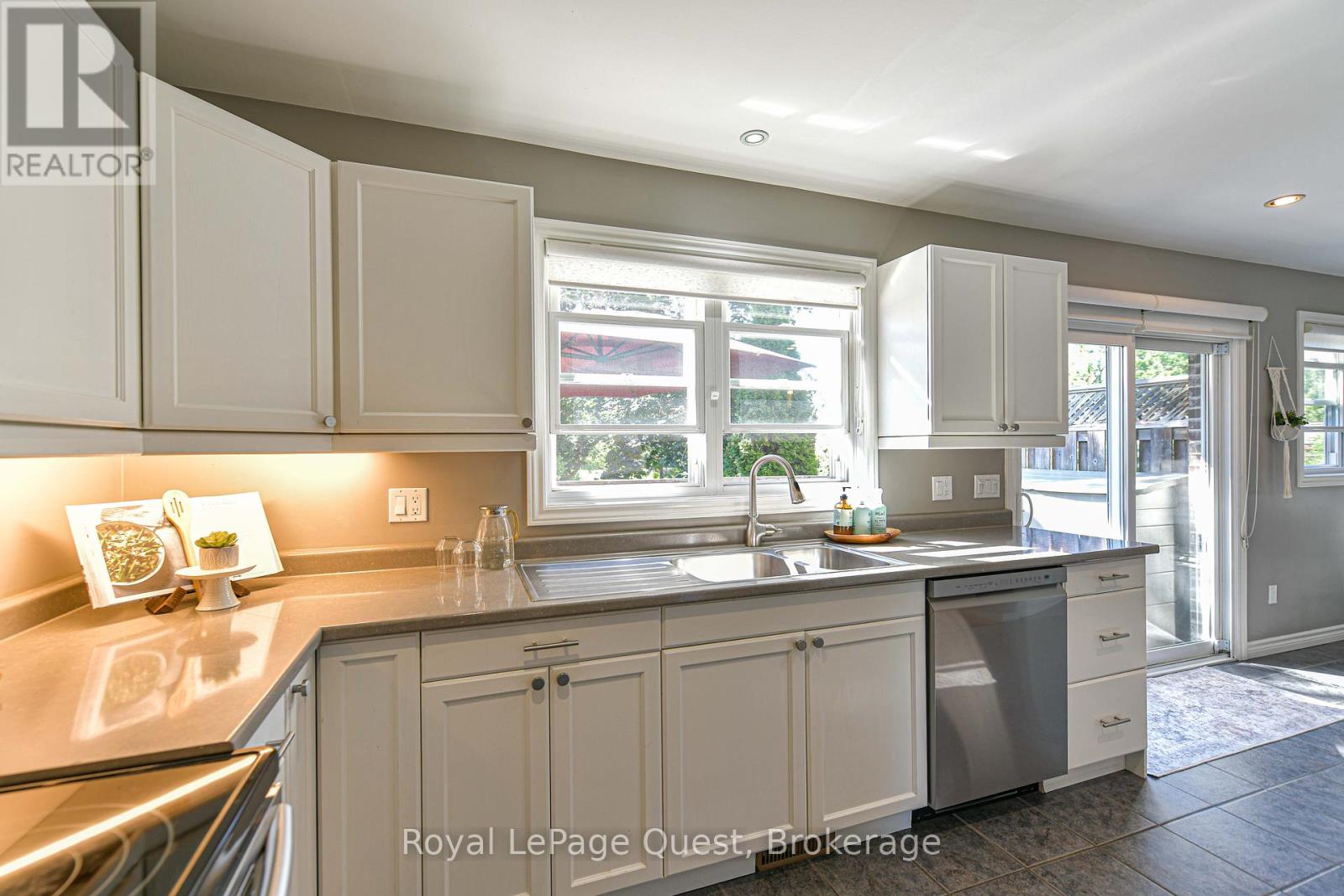 43 Calverley Street, Orillia, Ontario  L3V 3T3 - Photo 24 - S12360585