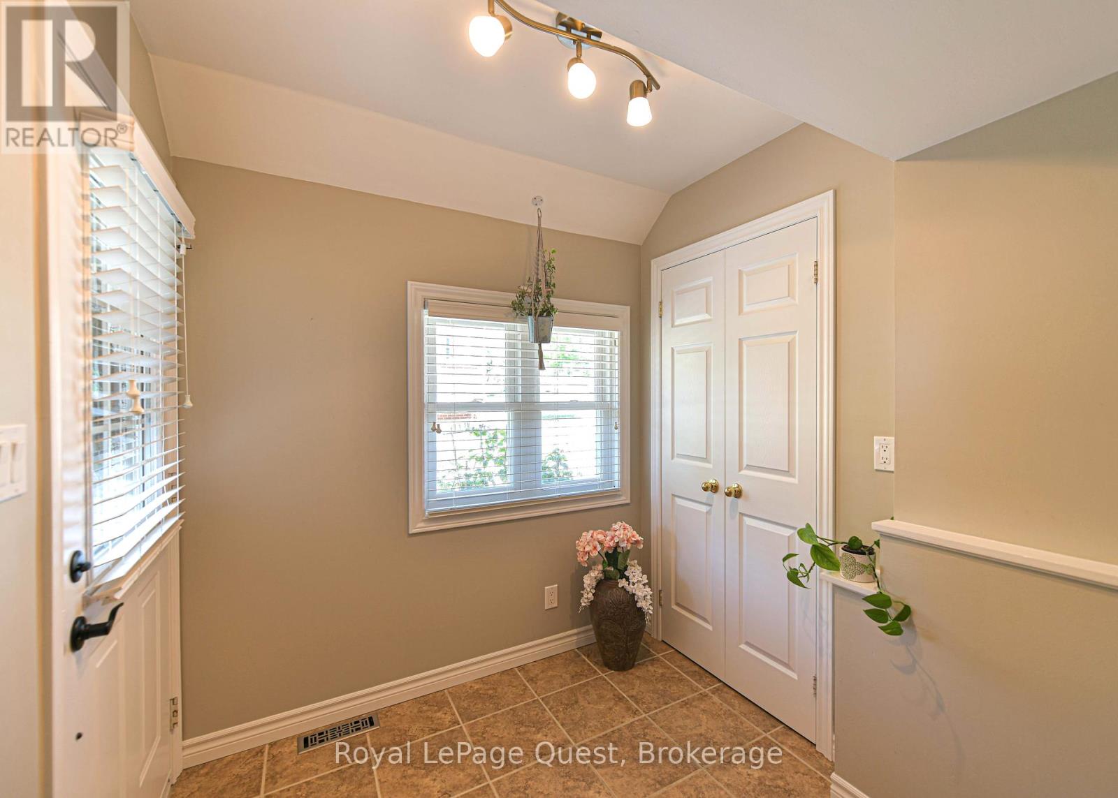 43 Calverley Street, Orillia, Ontario  L3V 3T3 - Photo 32 - S12360585