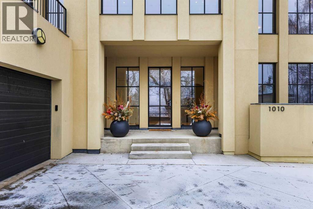 Property at 1010 39 Avenue SW image 3