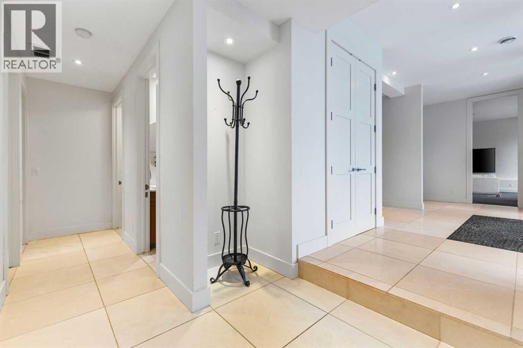 Property at 1010 39 Avenue SW image 5