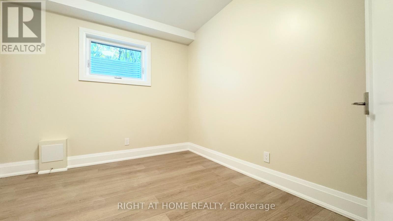 Basement - 16 Ridge Drive, Oakville, Ontario  L6H 1B6 - Photo 7 - W12355942