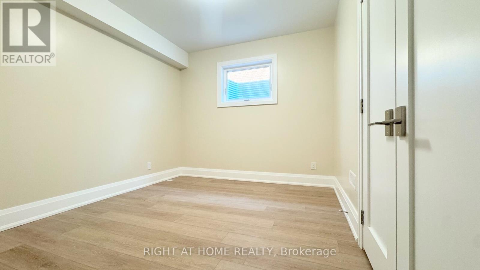 Basement - 16 Ridge Drive, Oakville, Ontario  L6H 1B6 - Photo 8 - W12355942