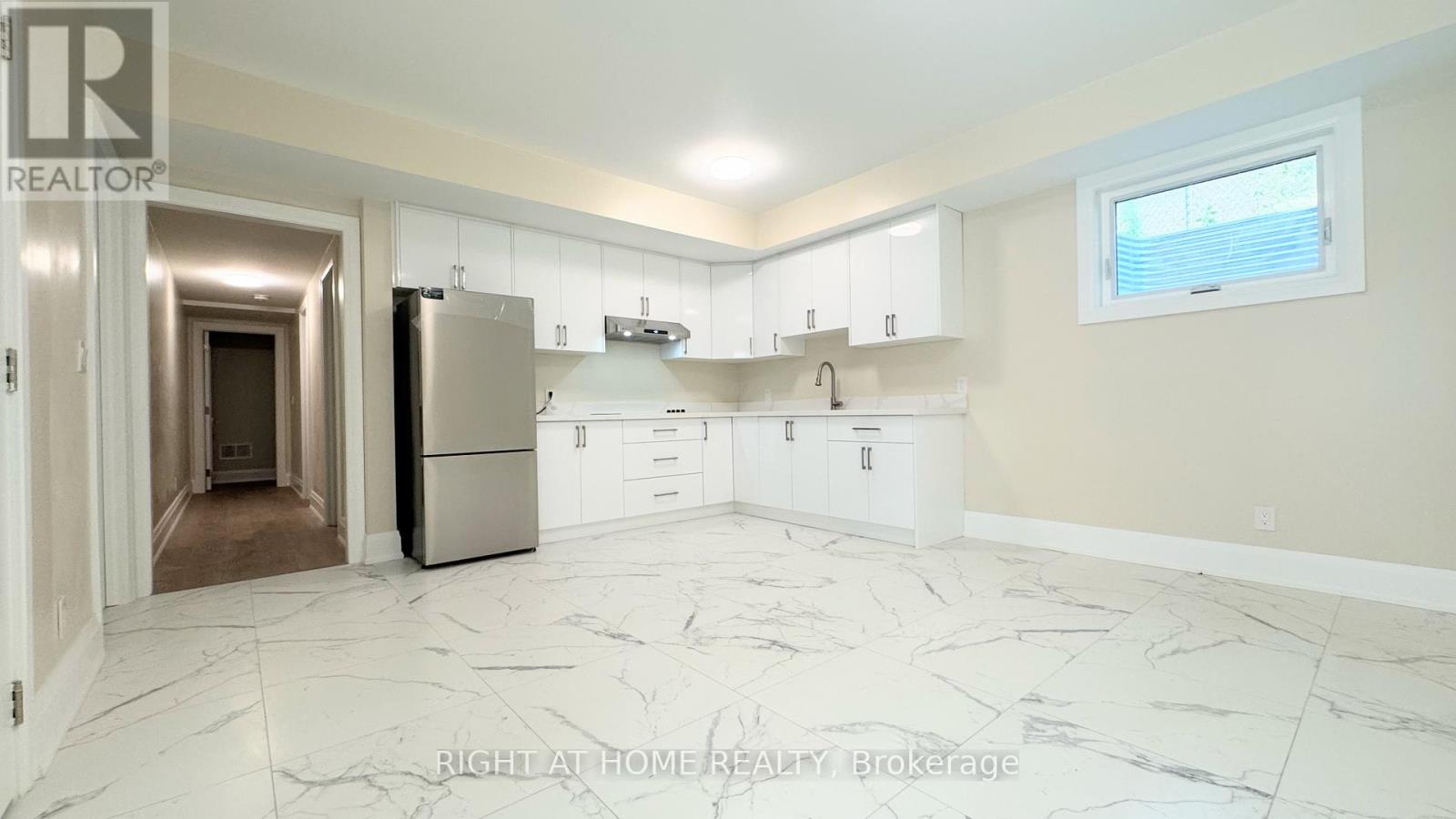 Basement - 16 Ridge Drive, Oakville, Ontario  L6H 1B6 - Photo 4 - W12355942