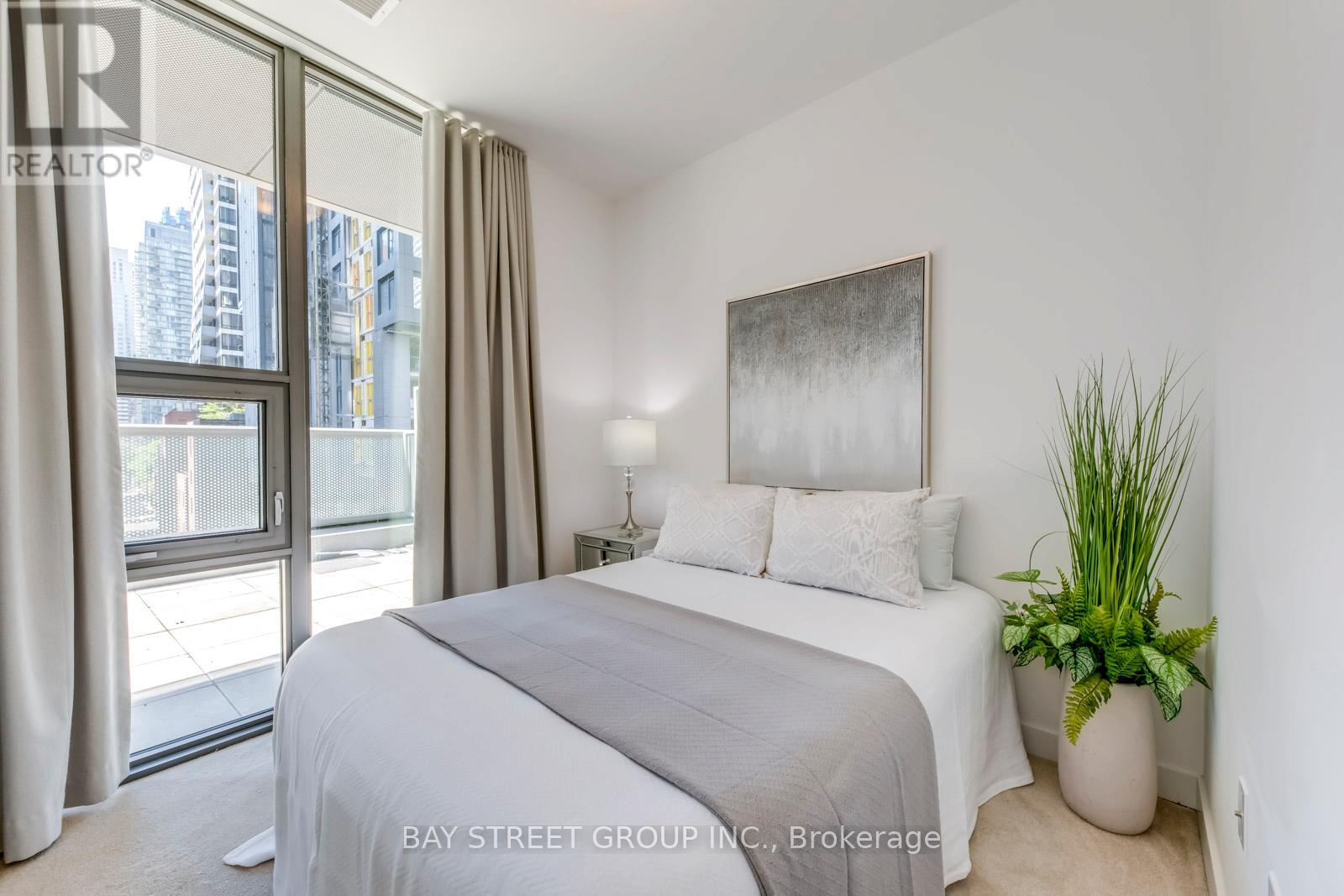 405 - 11 Wellesley Street W, Toronto, Ontario  M4Y 1E8 - Photo 23 - C12360598