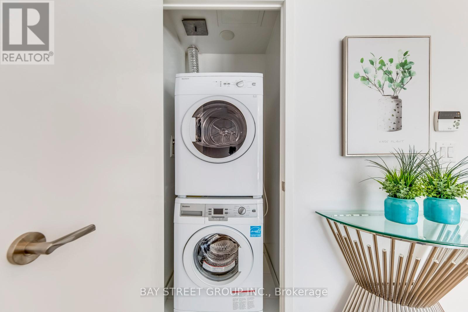 405 - 11 Wellesley Street W, Toronto, Ontario  M4Y 1E8 - Photo 29 - C12360598