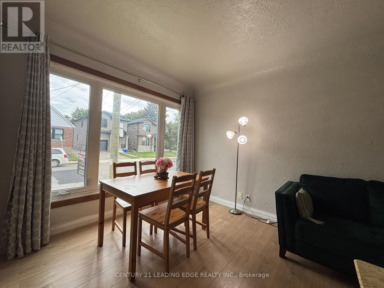 106 Whitney Avenue, Hamilton, Ontario  L8S 2G5 - Photo 9 - X12064380