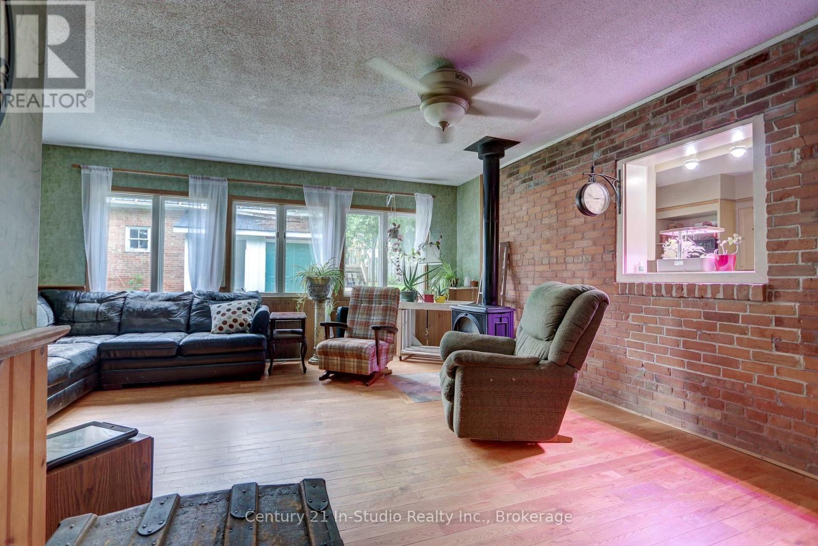 45 Mark Street W, Grey Highlands, Ontario  N0C 1H0 - Photo 4 - X12360607