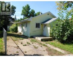 410 6th Avenue E, Assiniboia, Ca