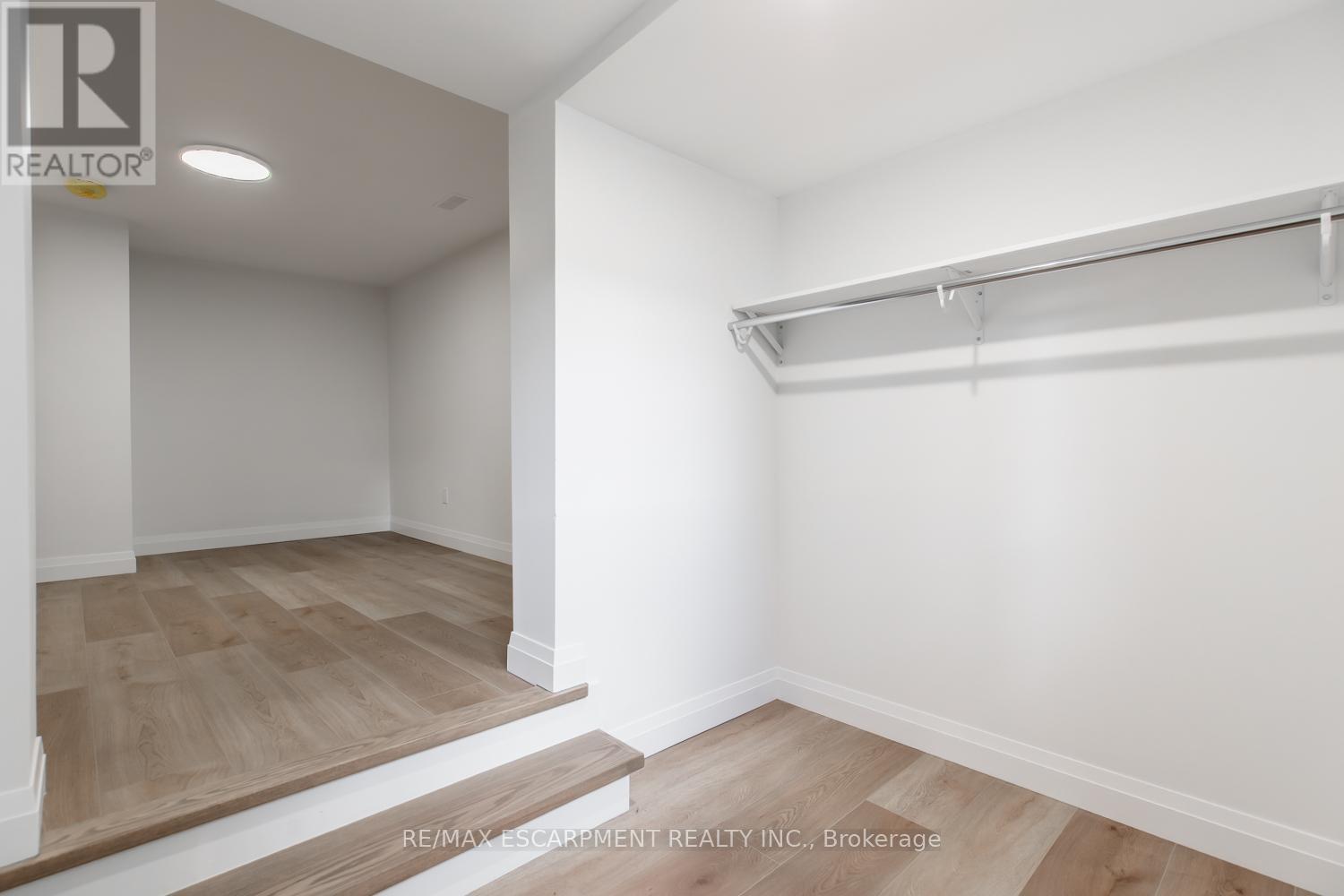 92 Pearl Street S, Hamilton, Ontario  L8P 3X2 - Photo 17 - X12360616