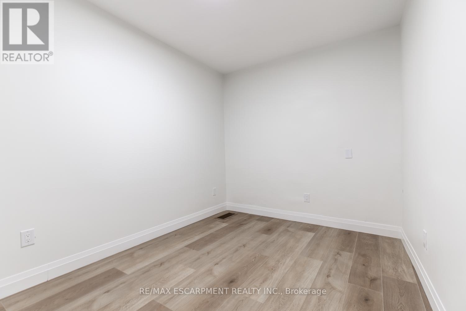 92 Pearl Street S, Hamilton, Ontario  L8P 3X2 - Photo 35 - X12360616