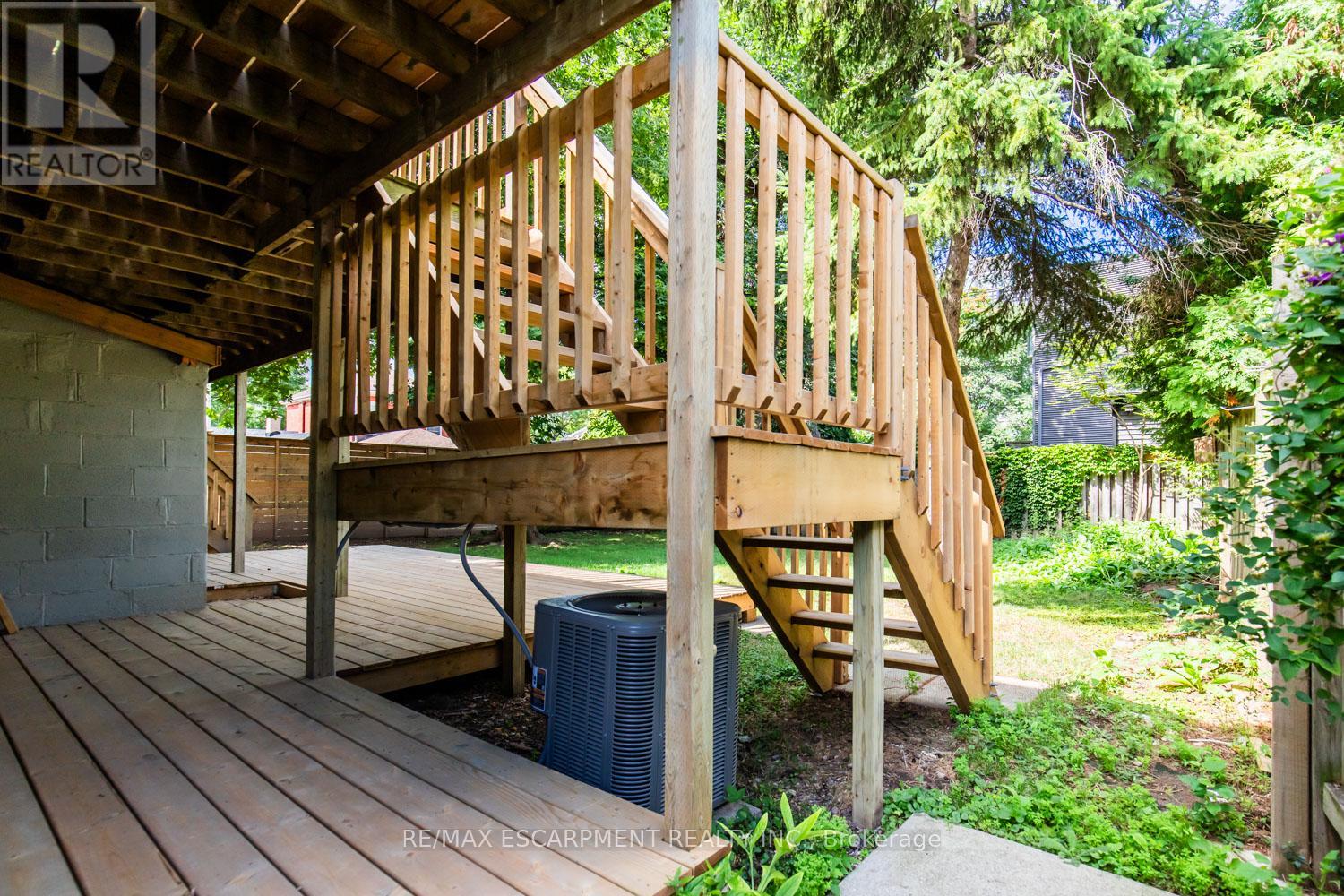92 Pearl Street S, Hamilton, Ontario  L8P 3X2 - Photo 47 - X12360616