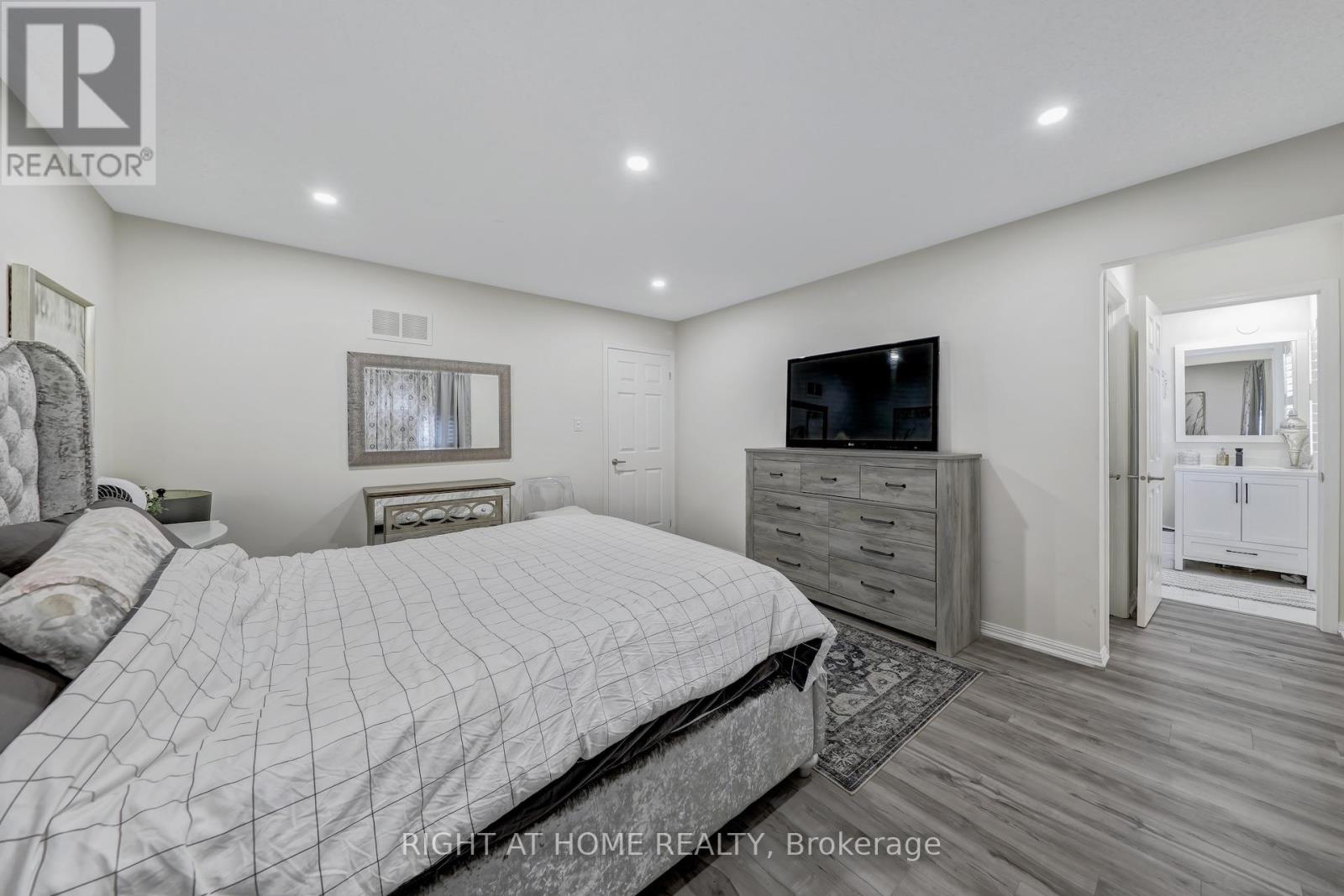 863 Scott Boulevard, Milton, Ontario  L9T 1N1 - Photo 48 - W12360624