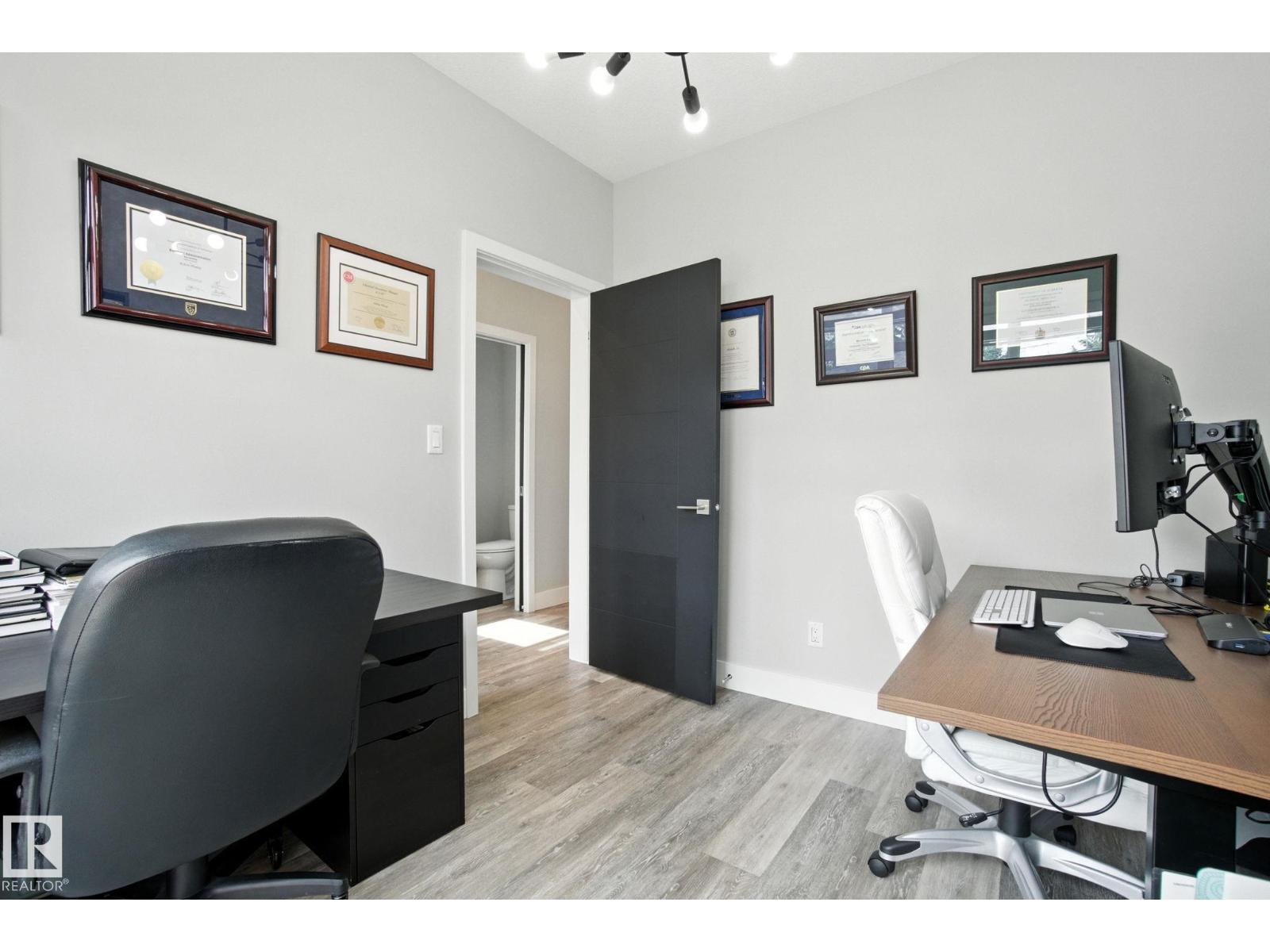Property at 9207 152 ST NW image 4