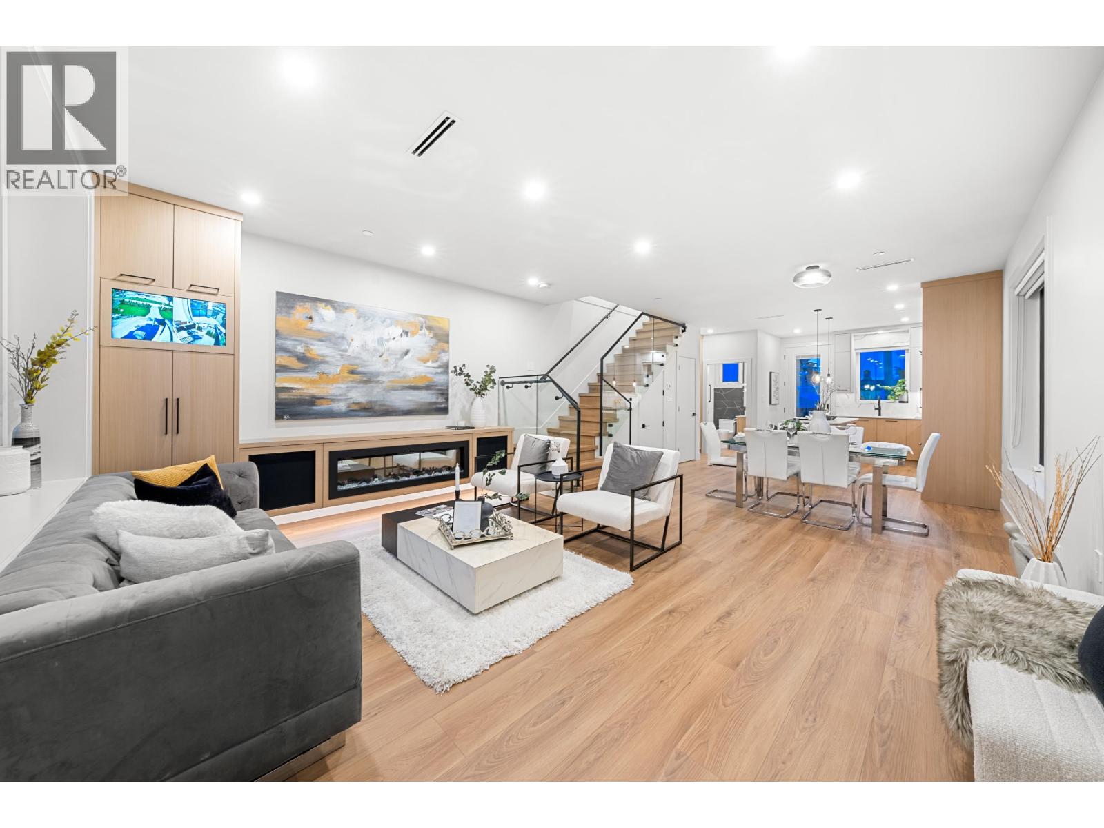 1810 E 55TH AVENUE, Vancouver, British Columbia