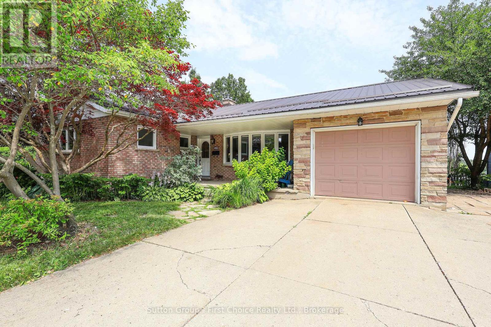 348 DEVON STREET, Stratford, Ontario