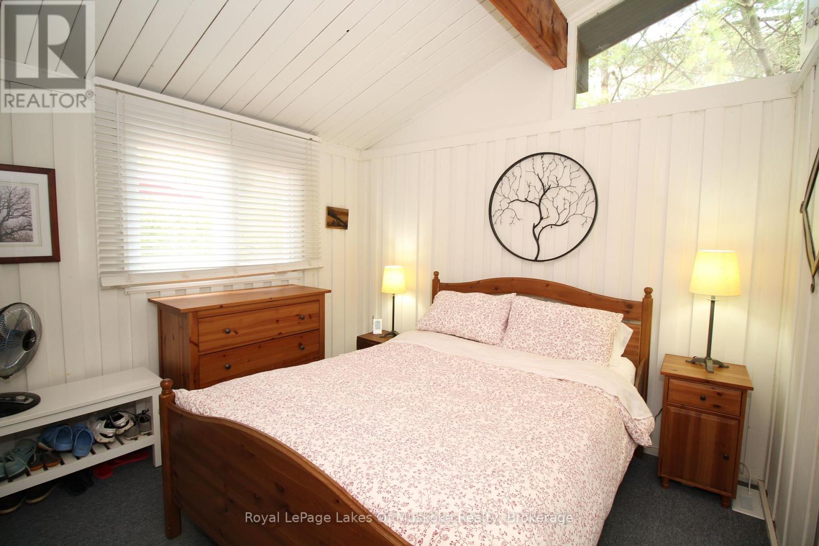 524 Peninsula Road, Gravenhurst, Ontario  P1P 1R2 - Photo 12 - X12360152