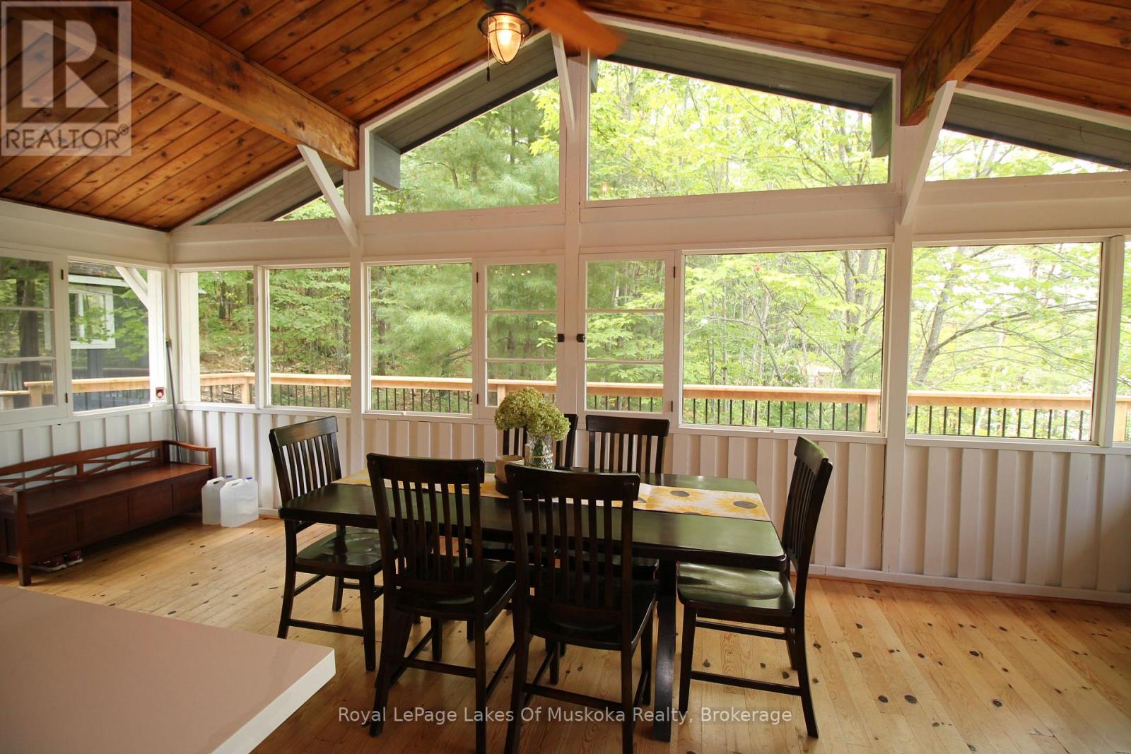 524 Peninsula Road, Gravenhurst, Ontario  P1P 1R2 - Photo 3 - X12360152