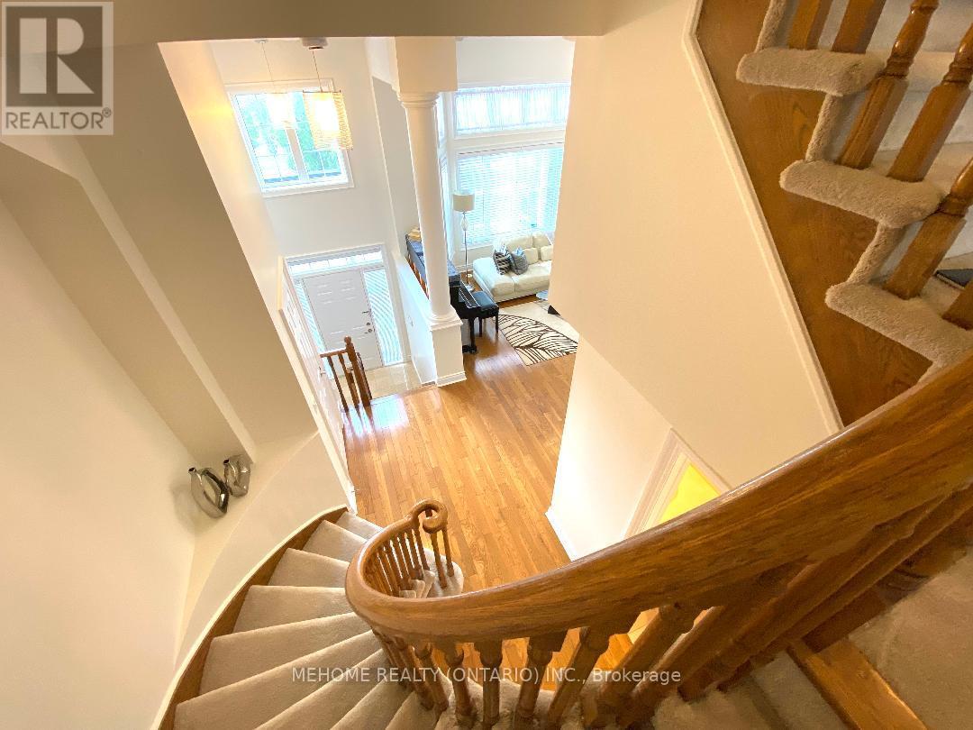 Property at 190 LEGENDS WAY image 3