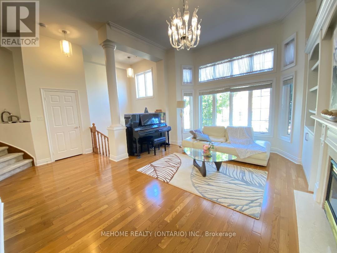 Property at 190 LEGENDS WAY image 4