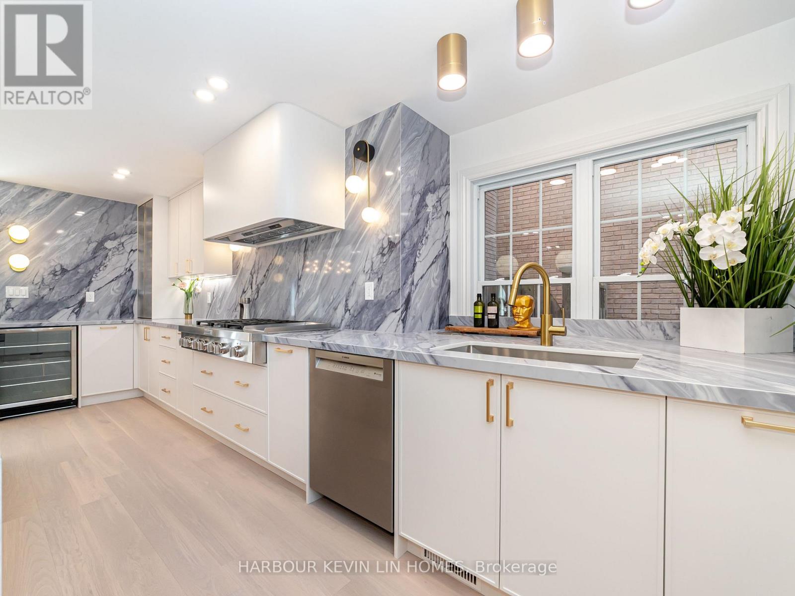 Property at 19 WILLETT CRESCENT image 5