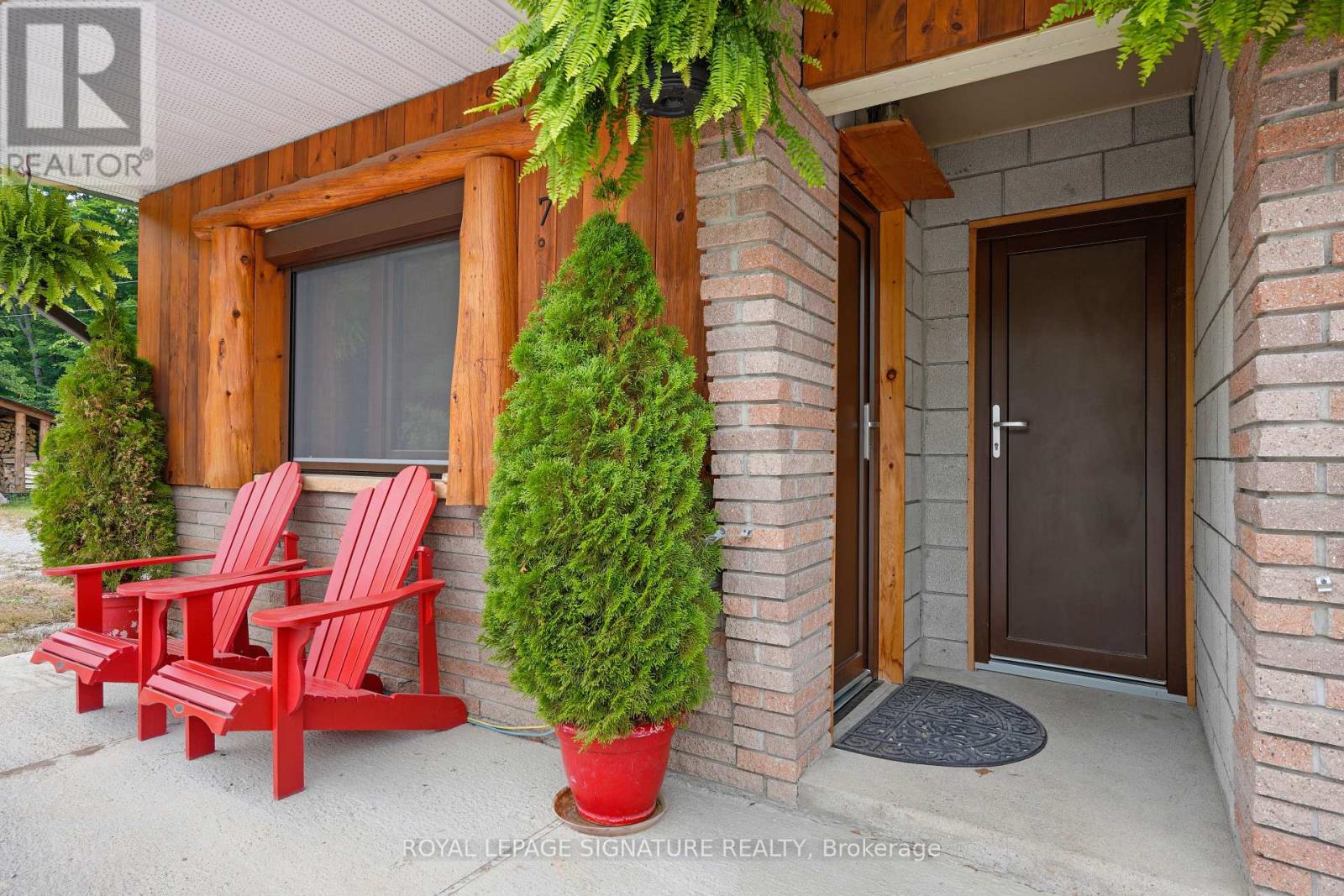 1064 Omagaki Road, Minden Hills, Ontario  K0M 2K0 - Photo 10 - X12285176