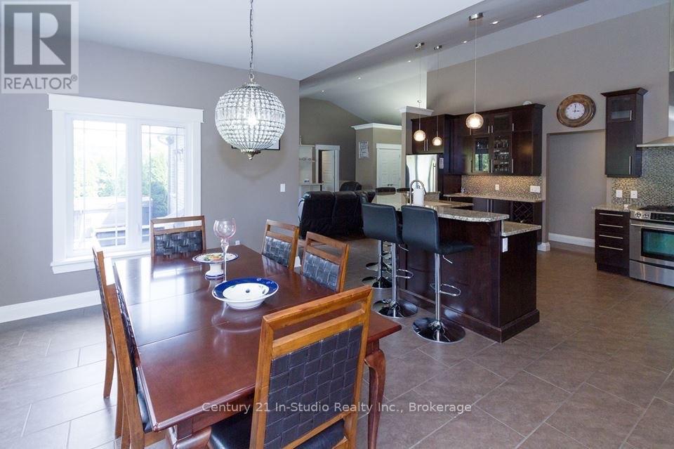 72235 Lakeshore Drive, R.r. #1 Drive, Bluewater (Hay), Ontario  N0M 2T0 - Photo 11 - X12360690