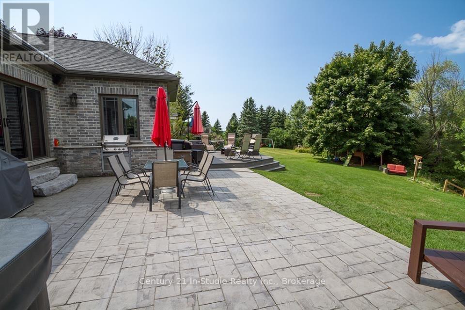 72235 Lakeshore Drive, R.r. #1 Drive, Bluewater (Hay), Ontario  N0M 2T0 - Photo 6 - X12360690