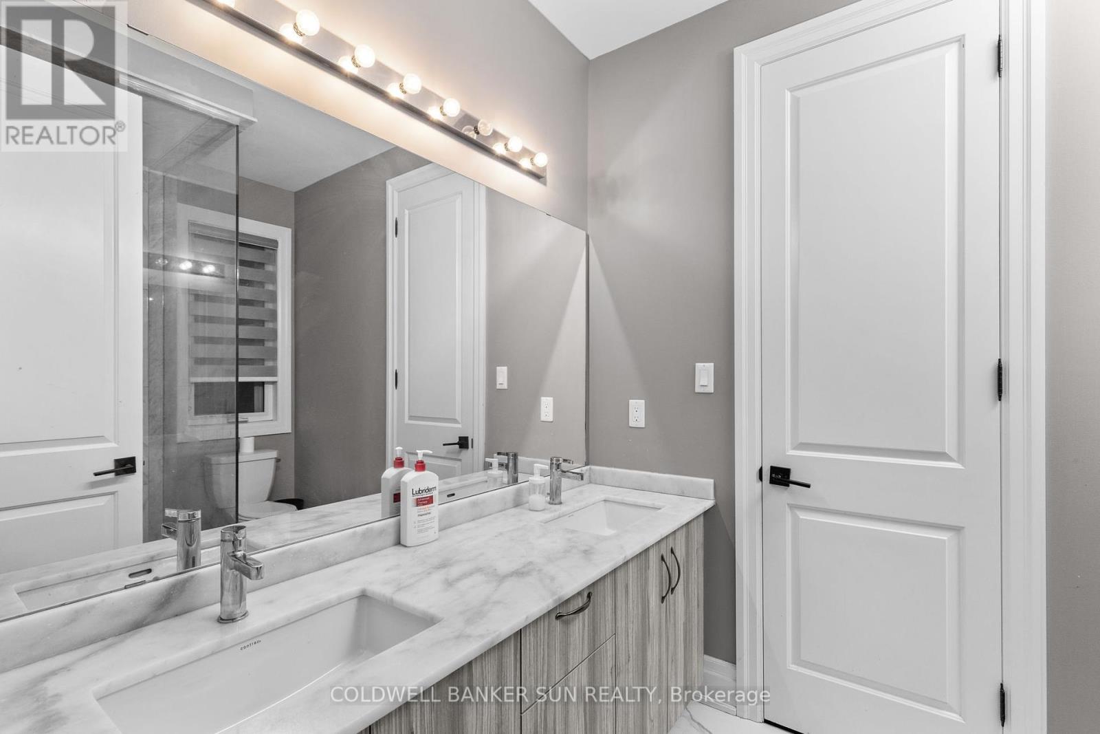 23 Mumberson Street, Innisfil (Cookstown), Ontario  L0L 1L0 - Photo 38 - N12360665