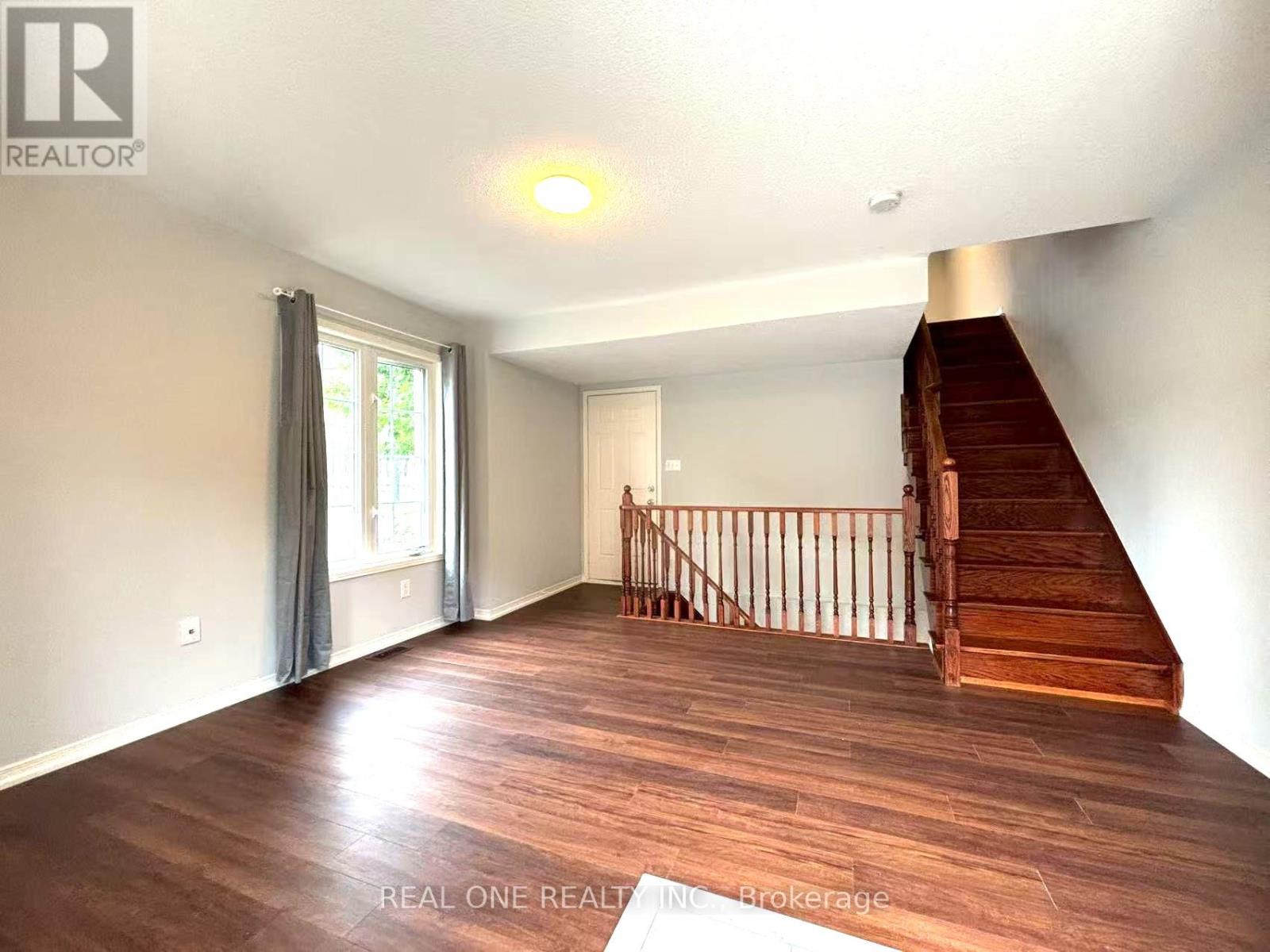 15 Adam Oates Heights, Toronto (Downsview-Roding-Cfb), Ontario  M3L 0G3 - Photo 4 - W12360670