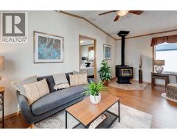 6, 6724 17 Avenue SE Red Carpet