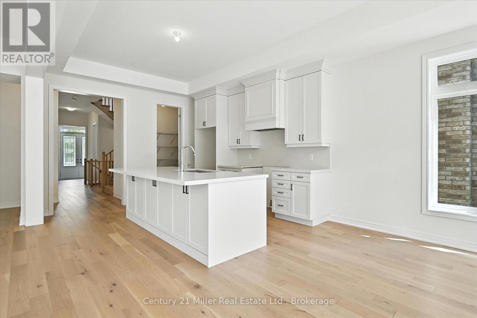 3250 Millicent Avenue, Oakville, Ontario  L6H 0V8 - Photo 11 - W12360705