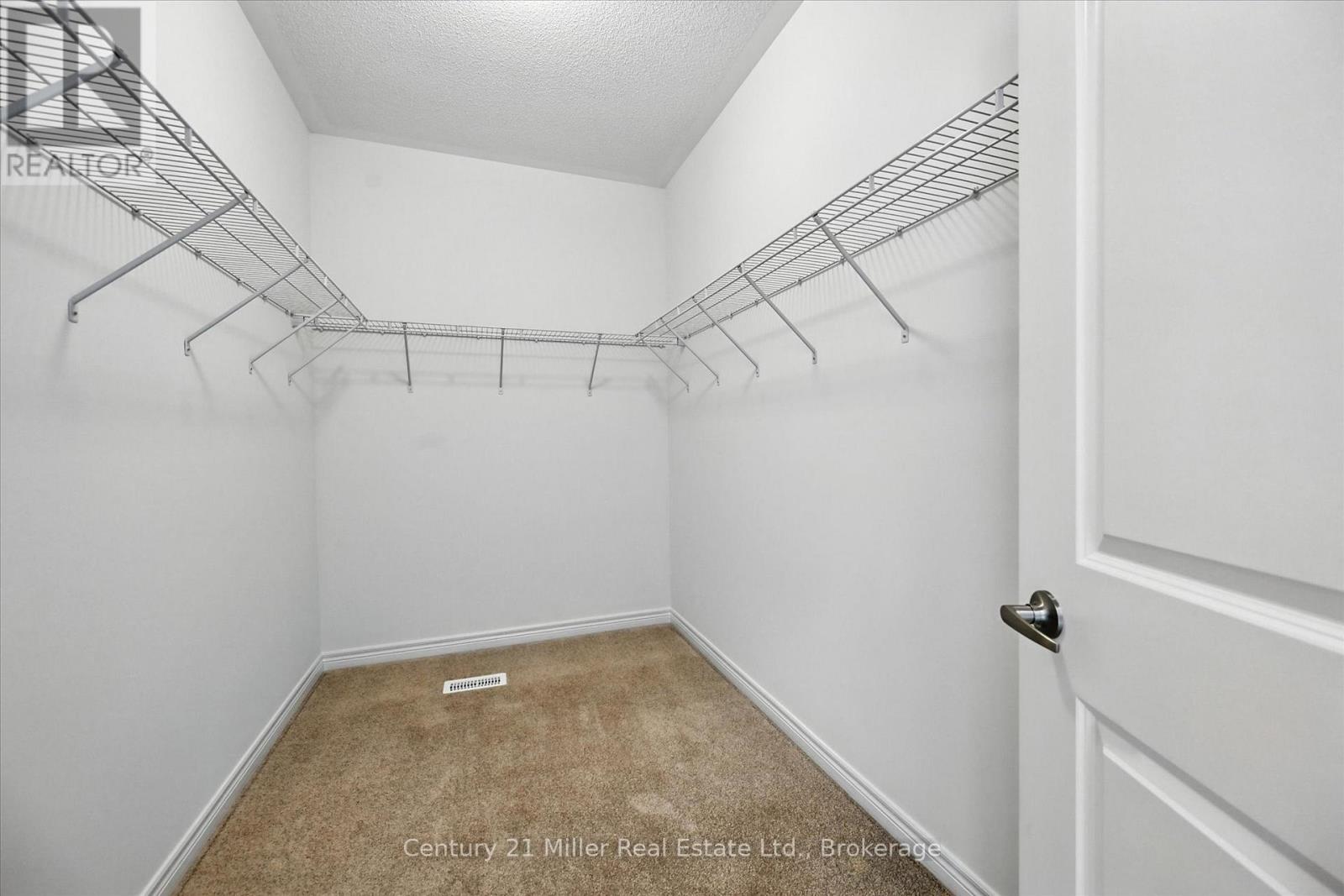 3250 Millicent Avenue, Oakville, Ontario  L6H 0V8 - Photo 28 - W12360705
