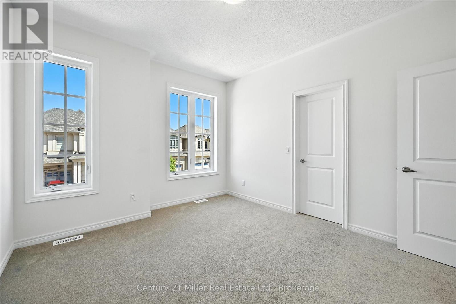 3250 Millicent Avenue, Oakville, Ontario  L6H 0V8 - Photo 31 - W12360705