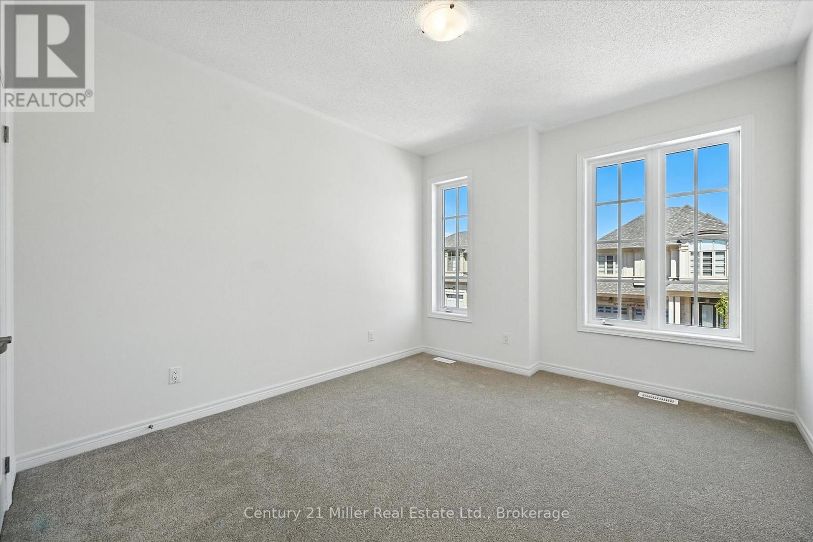 3250 Millicent Avenue, Oakville, Ontario  L6H 0V8 - Photo 32 - W12360705