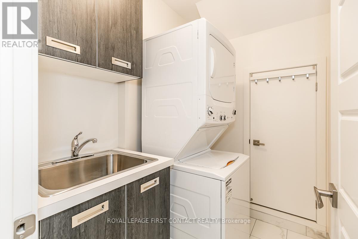 3645 Ferretti Court, Innisfil, Ontario  L9S 0N6 - Photo 10 - N12360703
