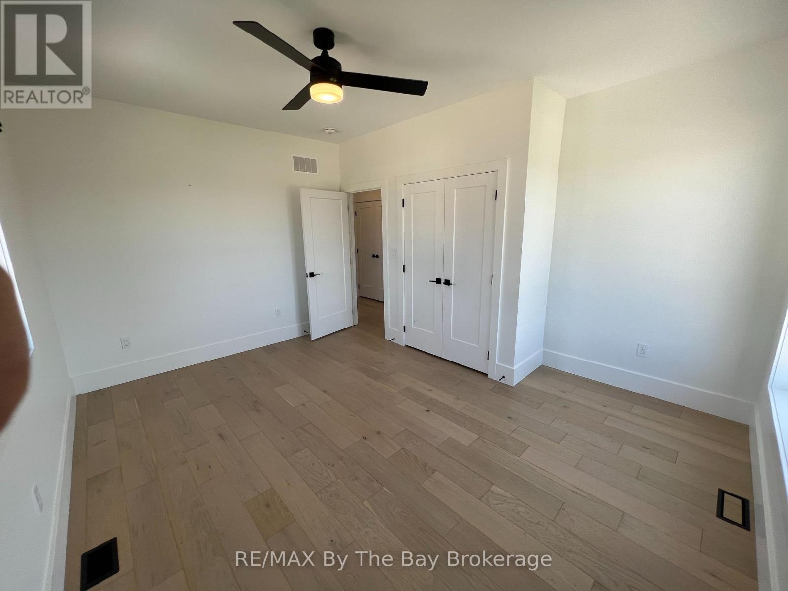 14 Raintree Court, Clearview, Ontario  L9Y 0K2 - Photo 10 - S12252689