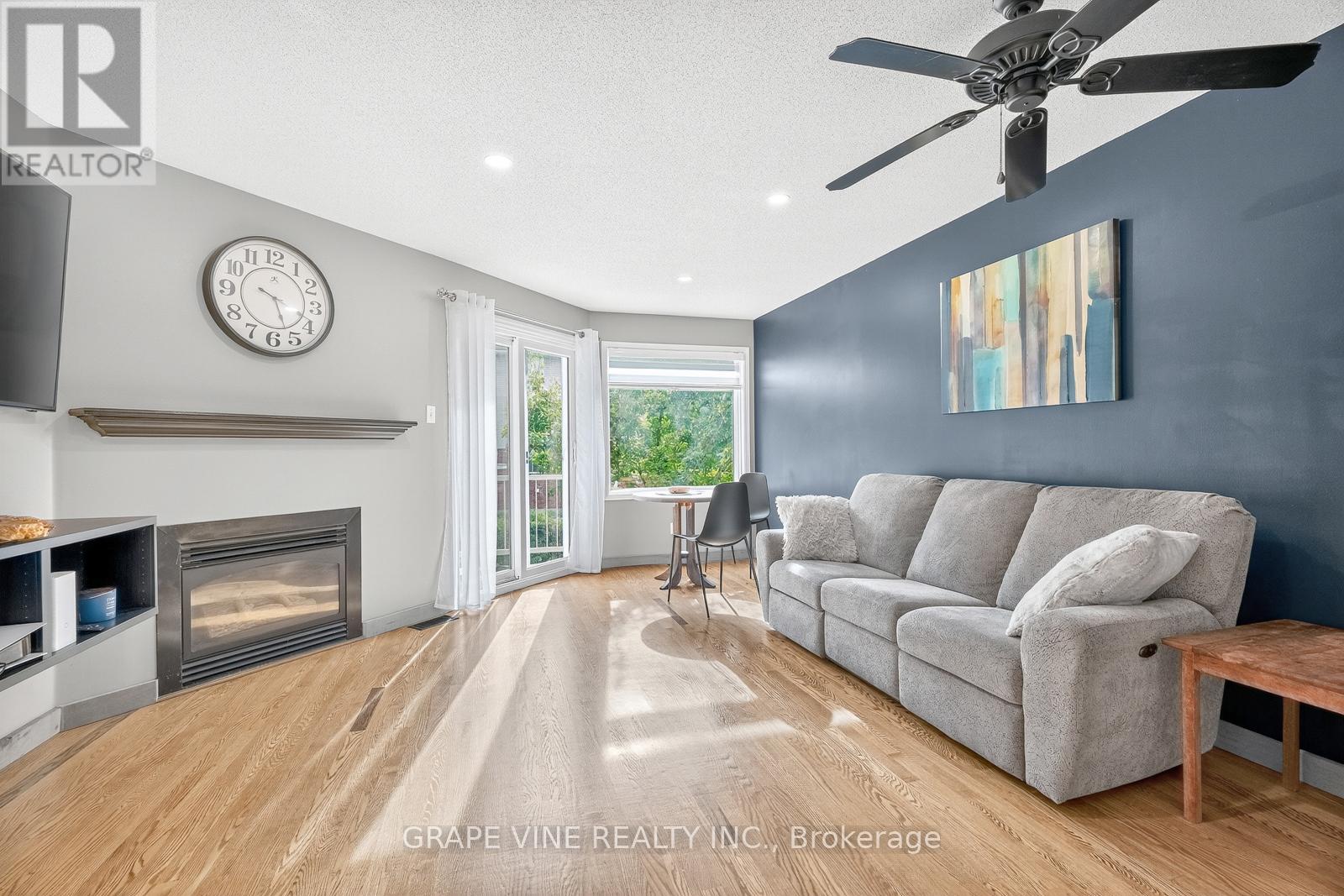 11 - 1400 Wildberry Court, Ottawa, Ontario  K1C 7K6 - Photo 6 - X12360714