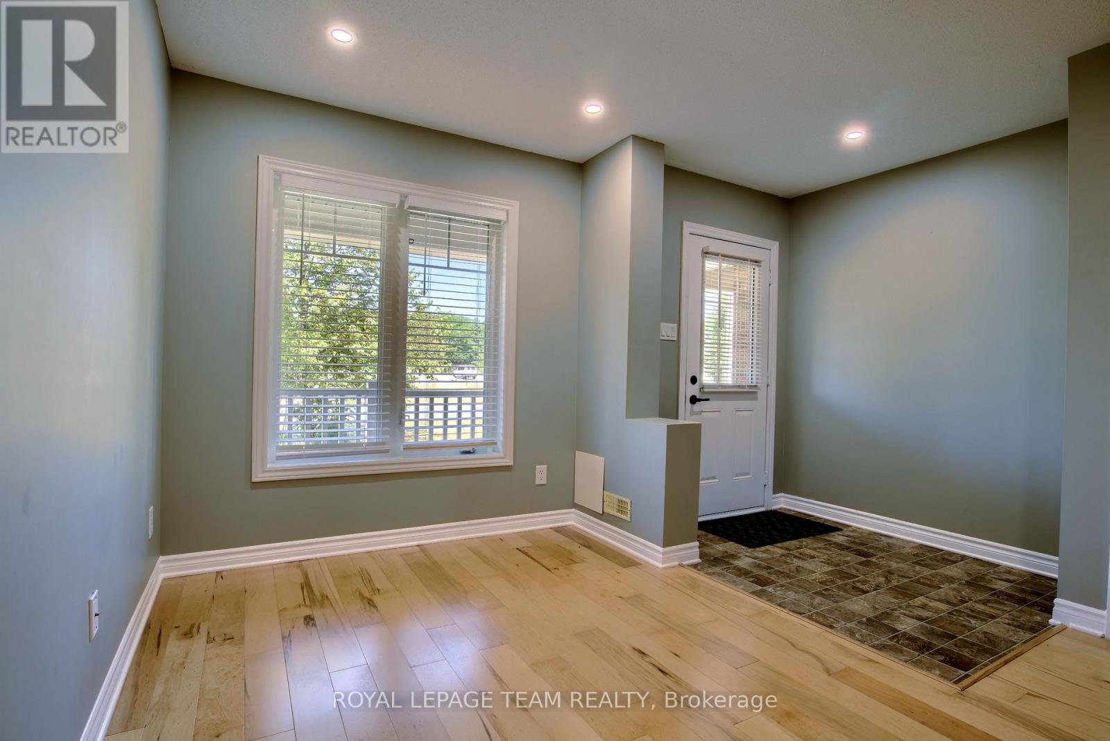 3867 Strandherd Drive, Ottawa, Ontario  K2J 0K3 - Photo 3 - X12360725