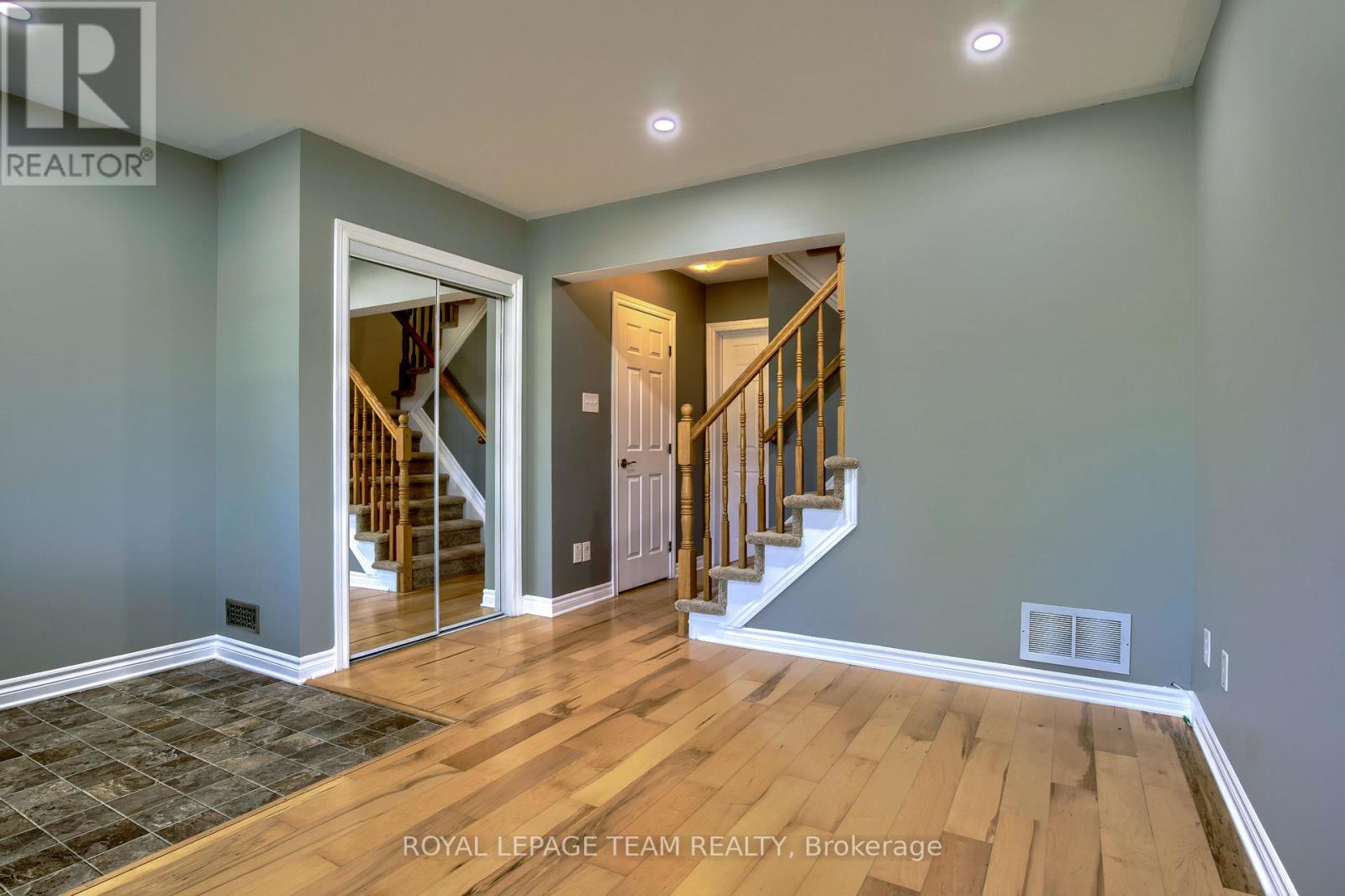 3867 Strandherd Drive, Ottawa, Ontario  K2J 0K3 - Photo 4 - X12360725