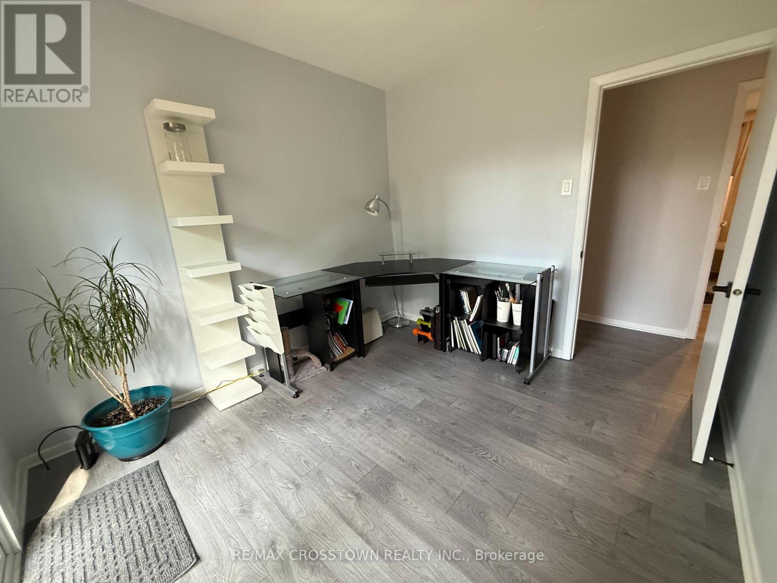 34 Queen Street, Barrie (Codrington), Ontario  L4M 1Z1 - Photo 11 - S12360595
