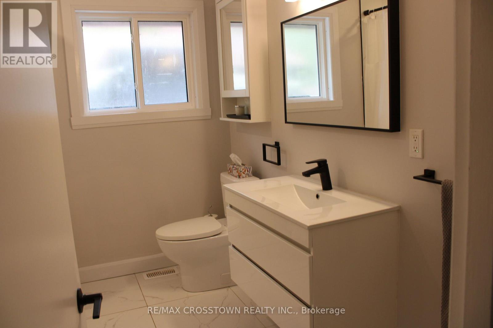 34 Queen Street, Barrie (Codrington), Ontario  L4M 1Z1 - Photo 18 - S12360595