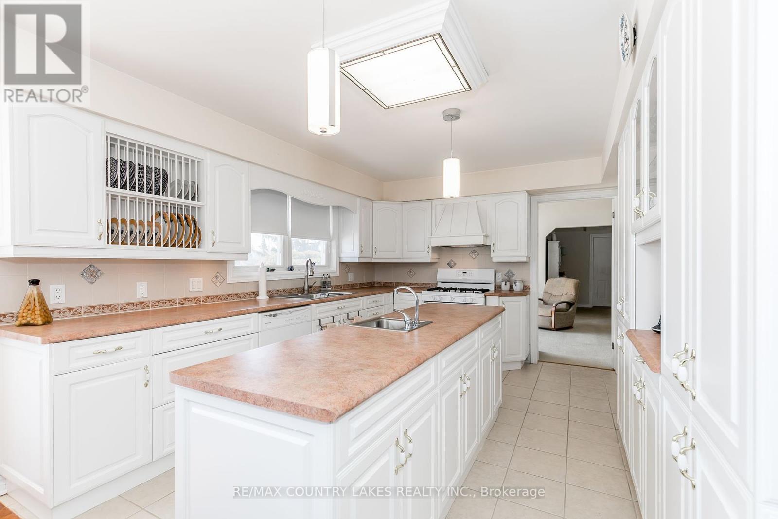 98 Turtle Path, Ramara (Brechin), Ontario  L0K 1B0 - Photo 16 - S12360734