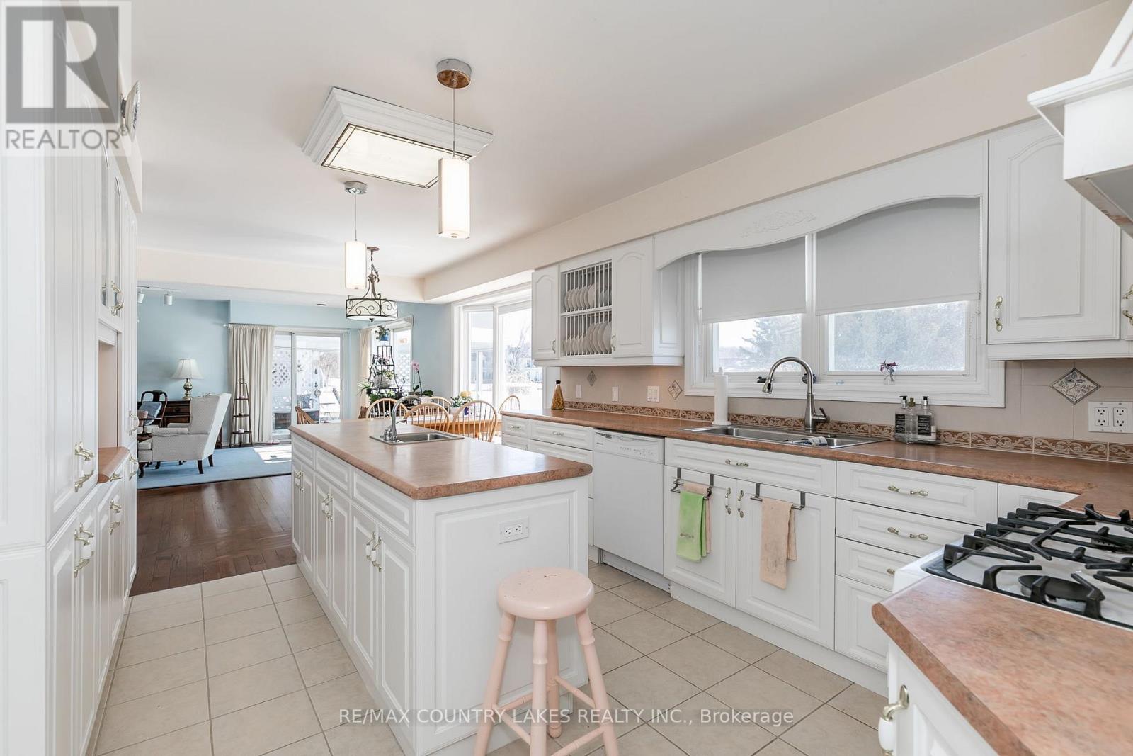 98 Turtle Path, Ramara (Brechin), Ontario  L0K 1B0 - Photo 17 - S12360734