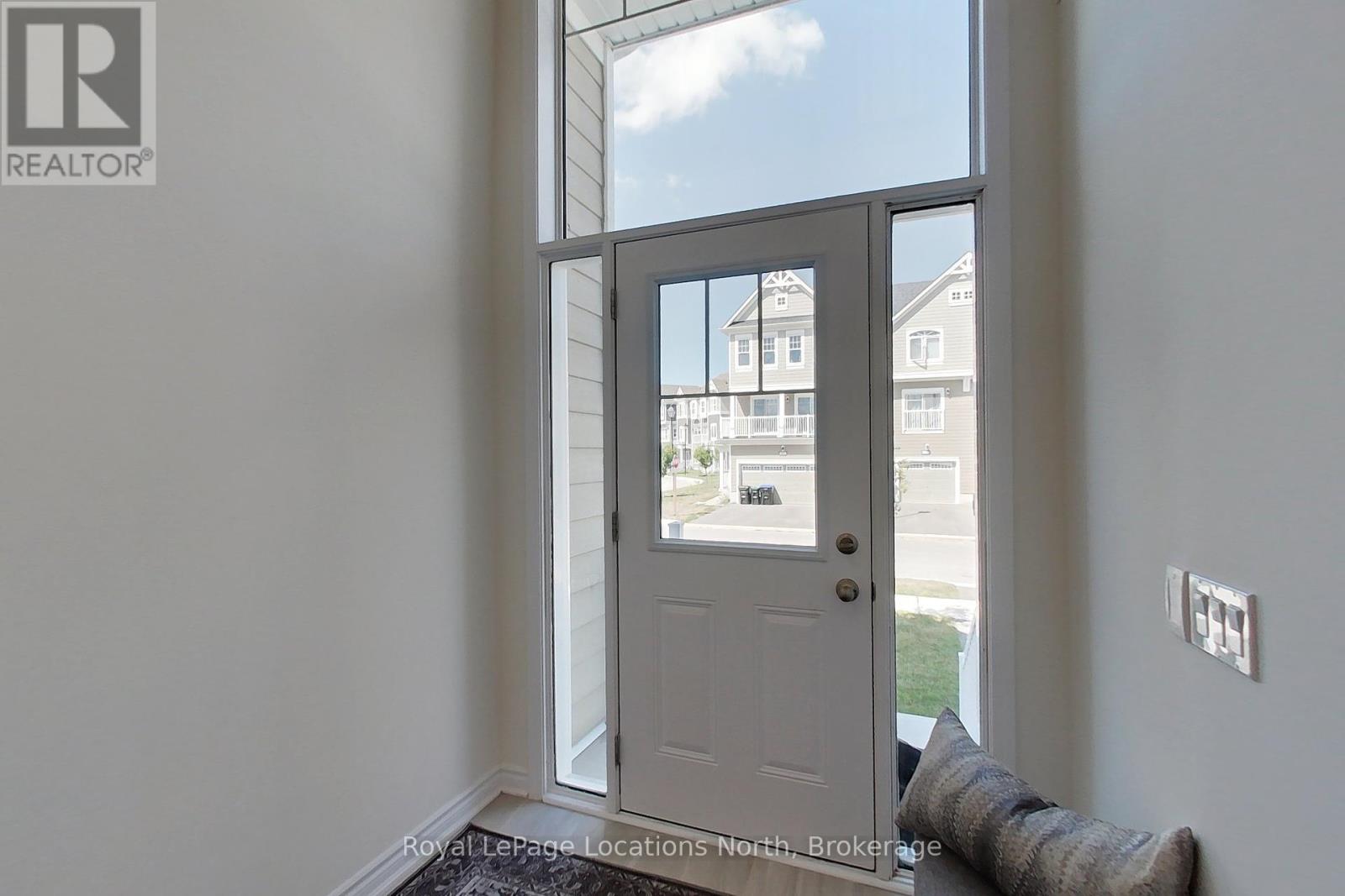 96 Sandhill Crane Drive, Wasaga Beach, Ontario  L9Z 0K4 - Photo 3 - S12360742