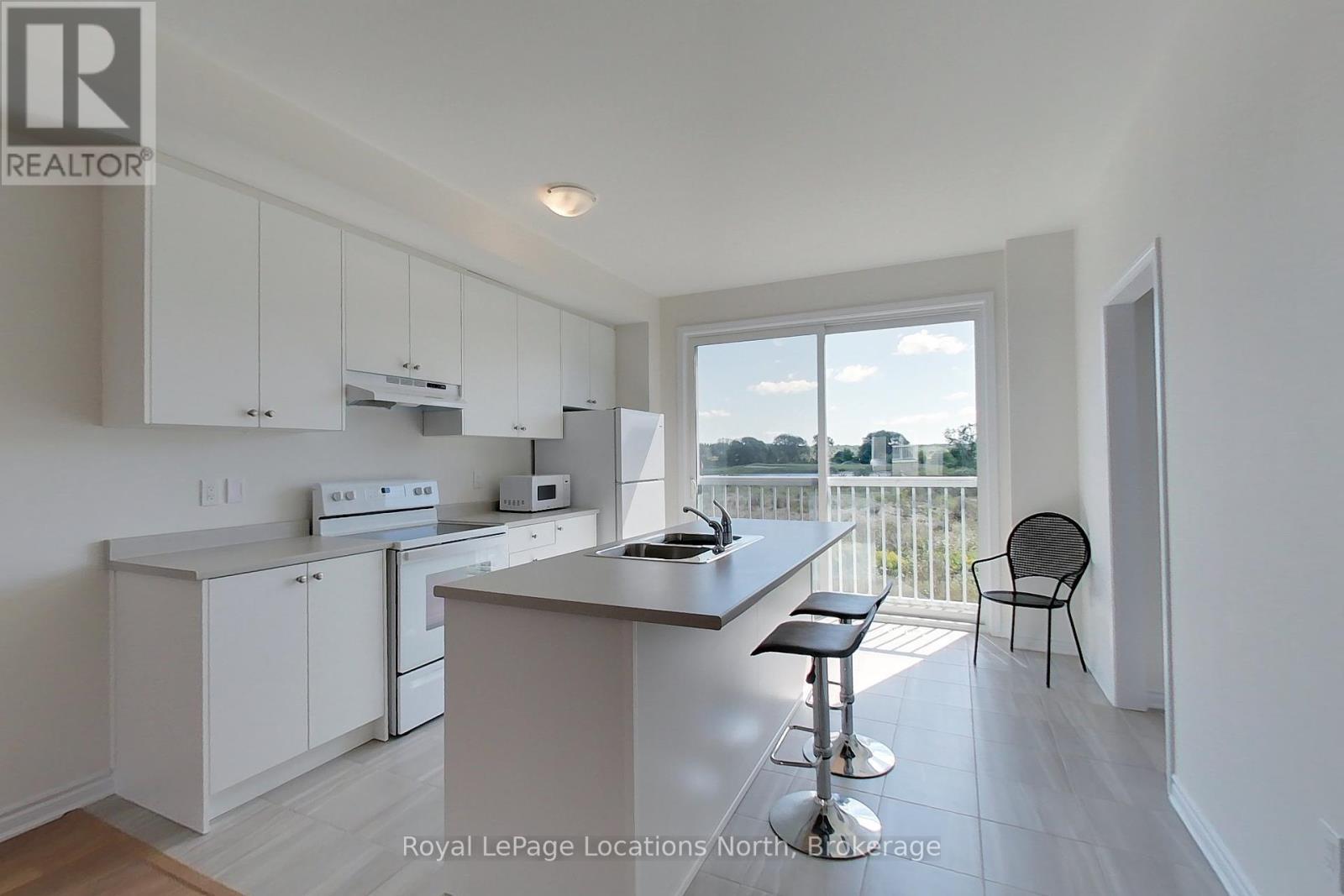 96 Sandhill Crane Drive, Wasaga Beach, Ontario  L9Z 0K4 - Photo 4 - S12360742