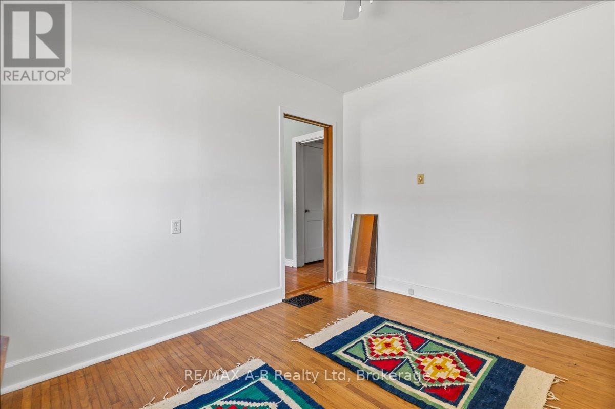 75 Youngs Street, Stratford, Ontario  N5A 1J5 - Photo 17 - X12360751