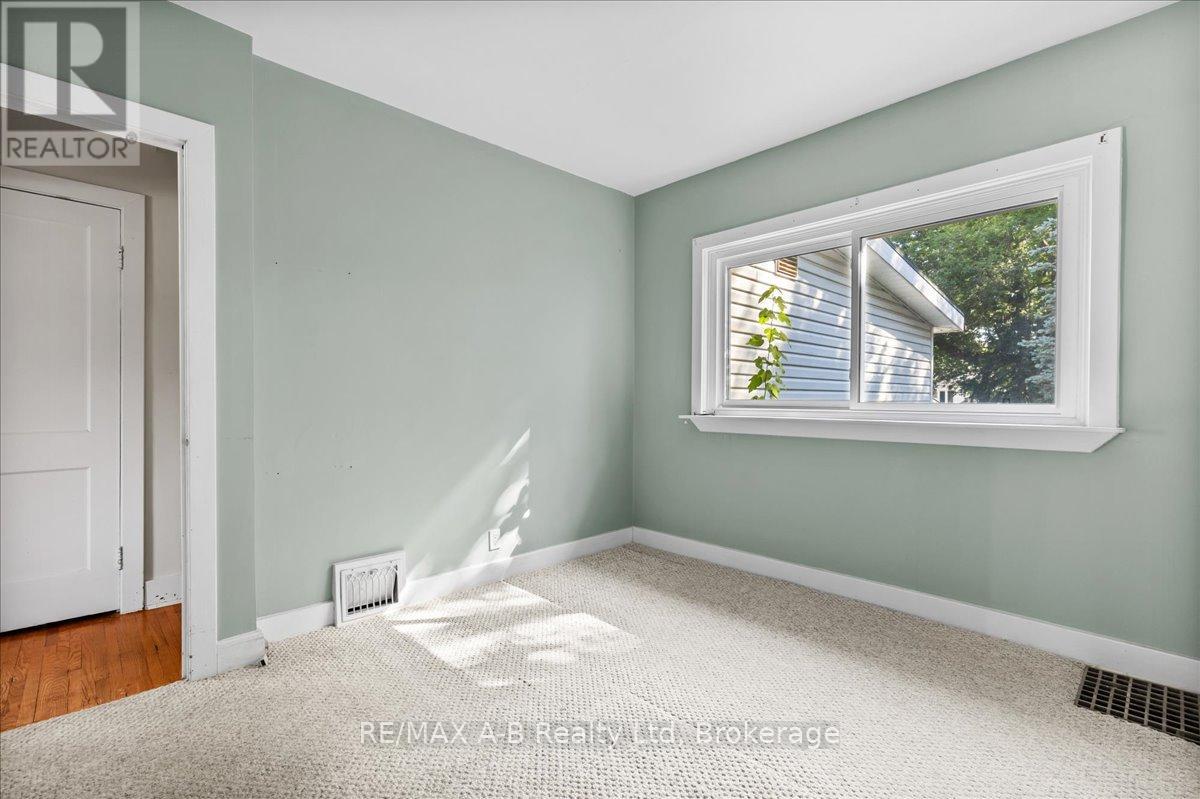 75 Youngs Street, Stratford, Ontario  N5A 1J5 - Photo 19 - X12360751