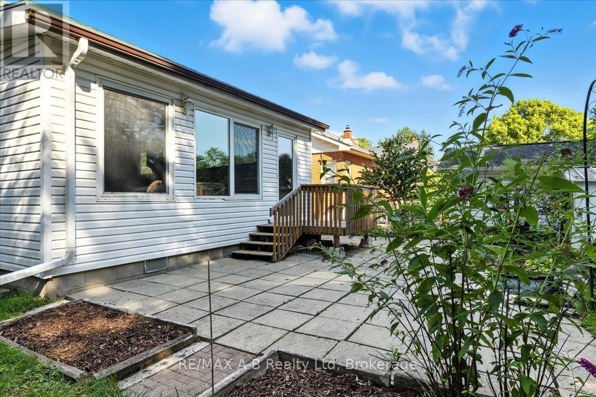 75 Youngs Street, Stratford, Ontario  N5A 1J5 - Photo 27 - X12360751